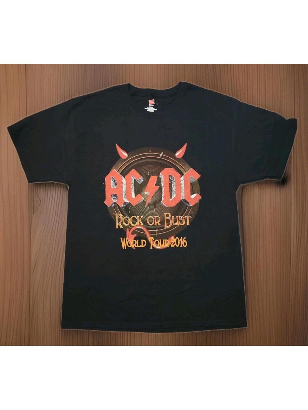 AC/DC "Rock or Bust" world tour 2016 graphic t-shirt Size Large  (095)